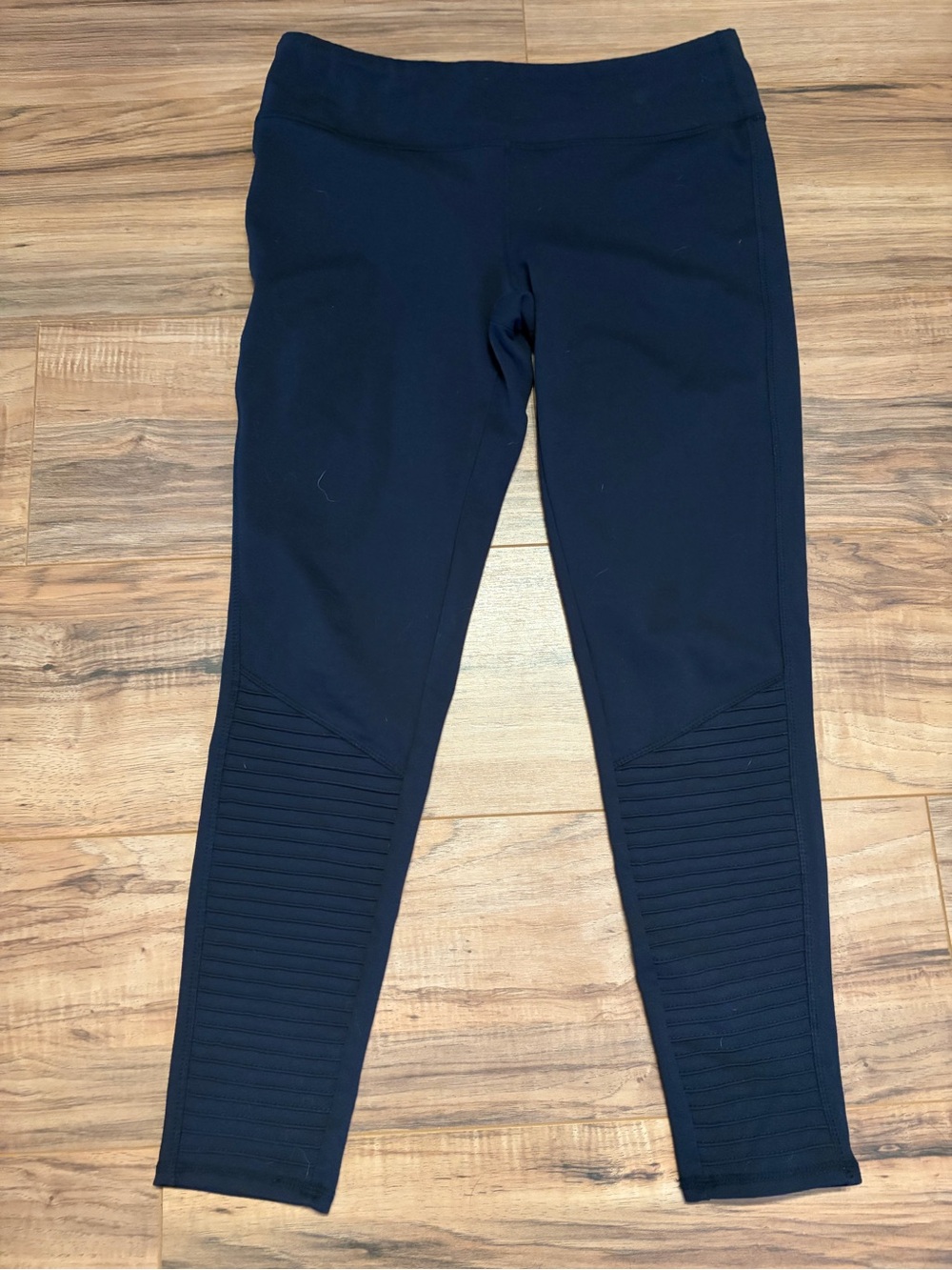 Threads 4 Thought Navy Ribbed-Knee Capris